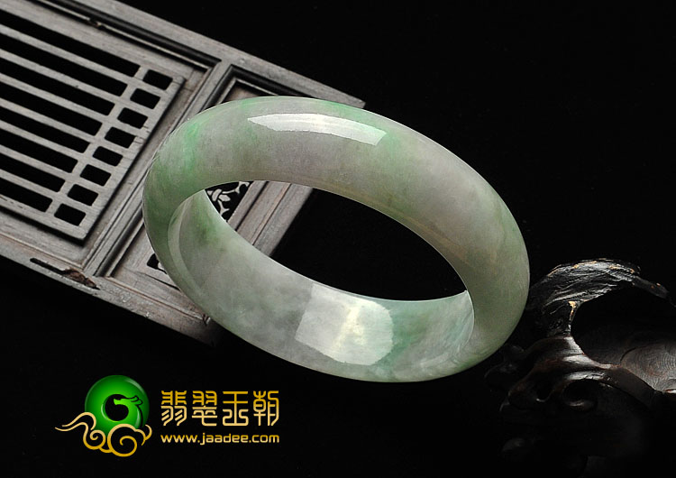 糯冰种春带彩缅甸翡翠A货手镯（55.1mm）