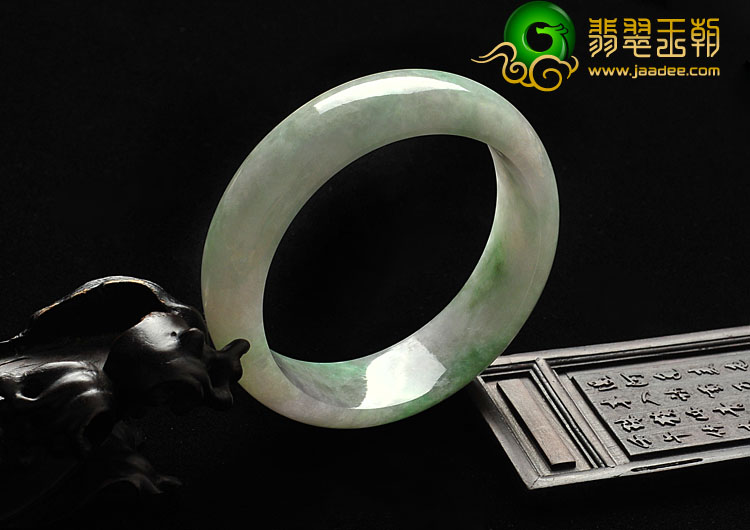 糯冰种春带彩缅甸翡翠A货手镯（55.1mm）