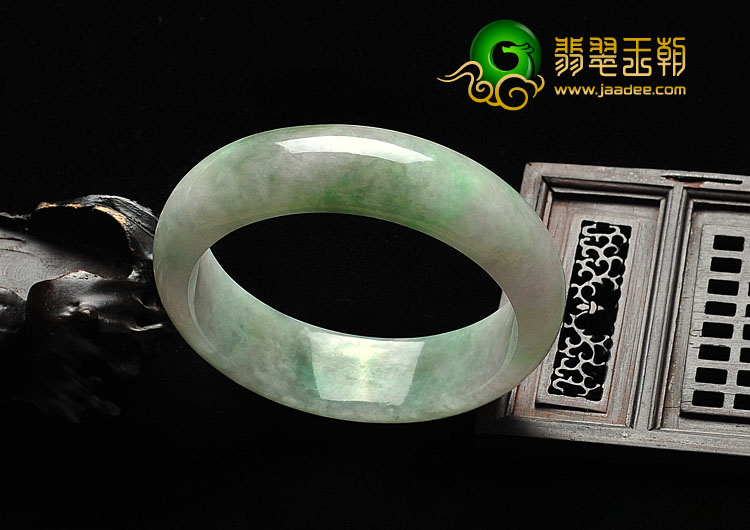糯冰种春带彩缅甸翡翠A货手镯（55.1mm）