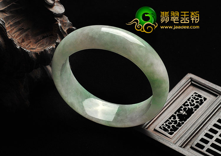 糯冰种春带彩缅甸翡翠A货手镯（55.1mm）