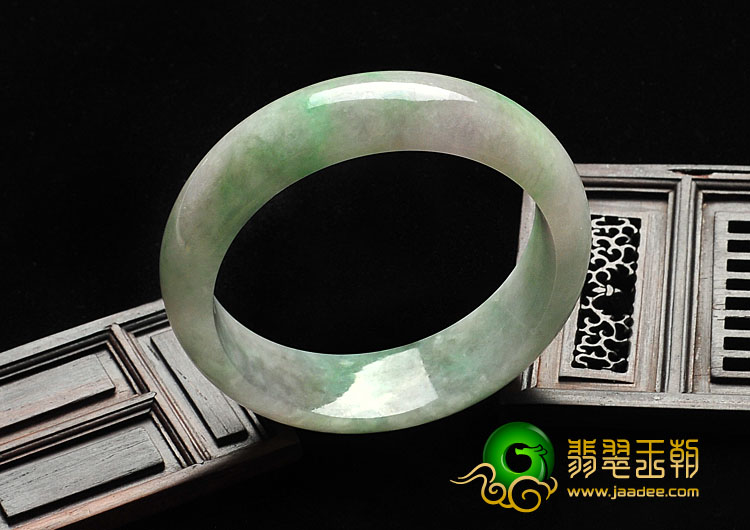 糯冰种春带彩缅甸翡翠A货手镯（55.1mm）