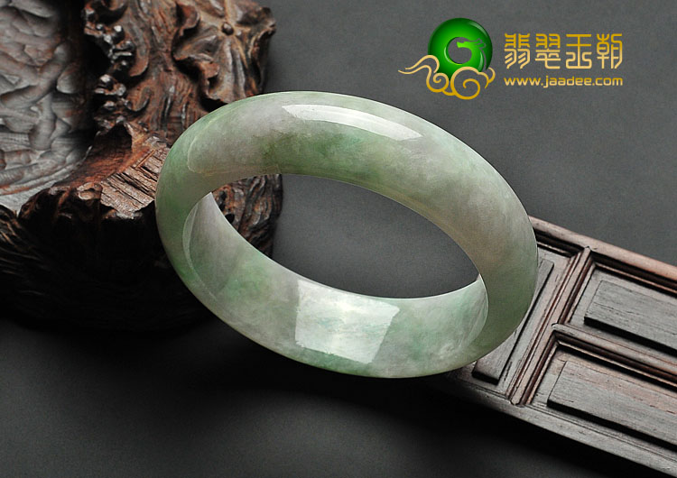糯冰种春带彩缅甸翡翠A货手镯（55.1mm）