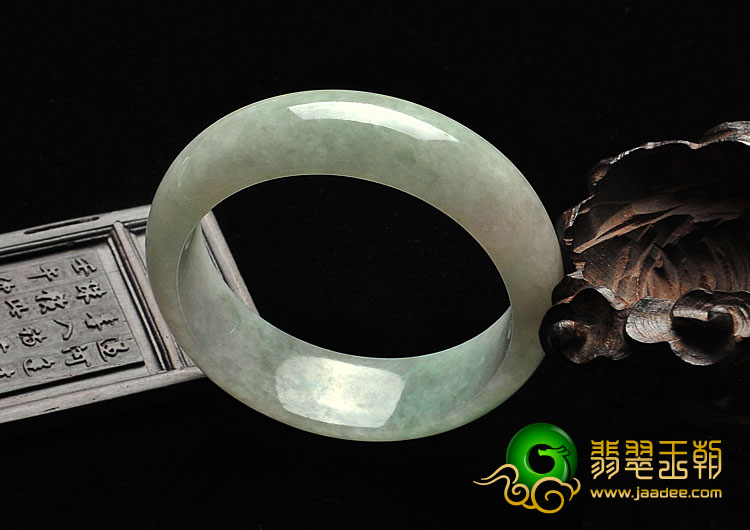 糯冰种晴水缅甸翡翠A货手镯（55.1mm）