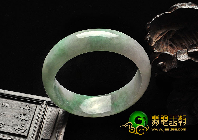 糯冰种淡春带彩缅甸翡翠A货手镯（55.1mm）