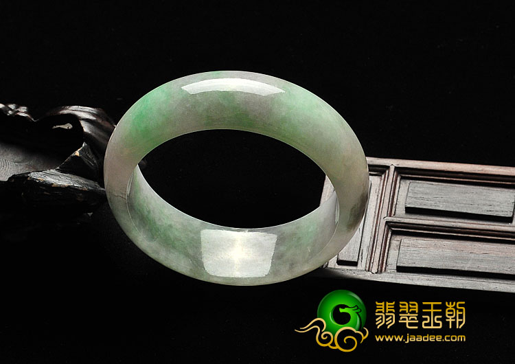 糯冰种春带彩缅甸翡翠A货手镯（51.1mm）