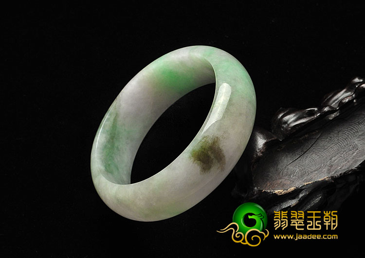 糯冰种春带彩缅甸翡翠A货手镯（51.1mm）