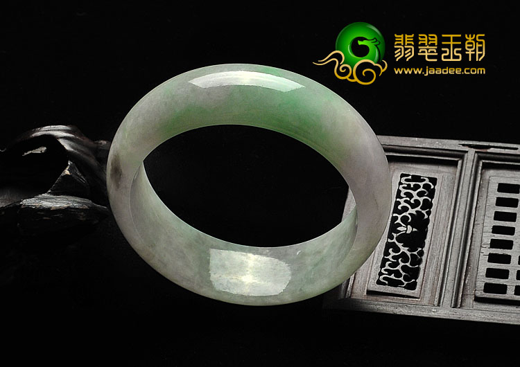 糯冰种春带彩缅甸翡翠A货手镯（51.1mm）