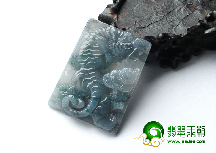 冰种水墨色飘花缅甸翡翠A货虎虎生威挂件