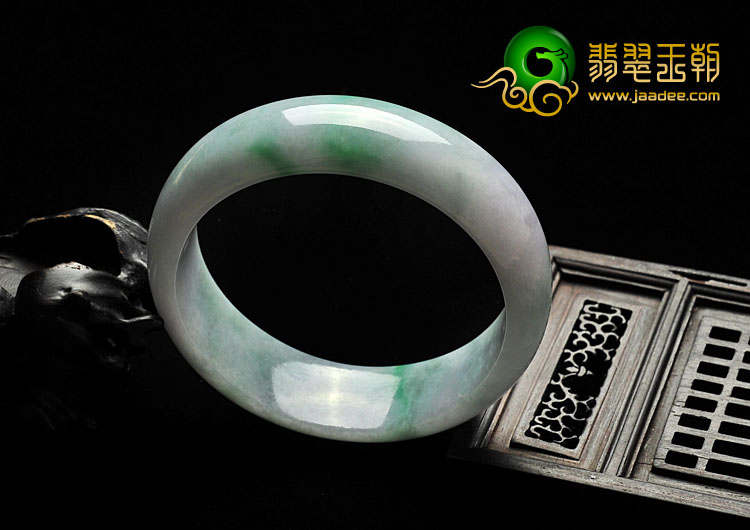 糯冰种春带彩缅甸翡翠A货手镯（56.2mm）