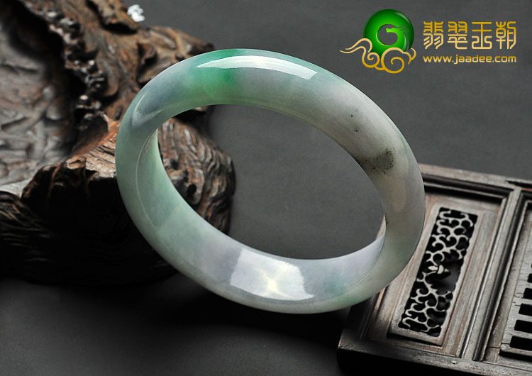 糯冰种春带彩缅甸翡翠A货手镯（55.8mm）
