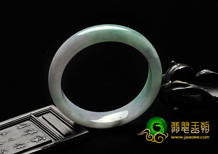 糯冰种春带彩缅甸翡翠A货手镯（55.8mm）