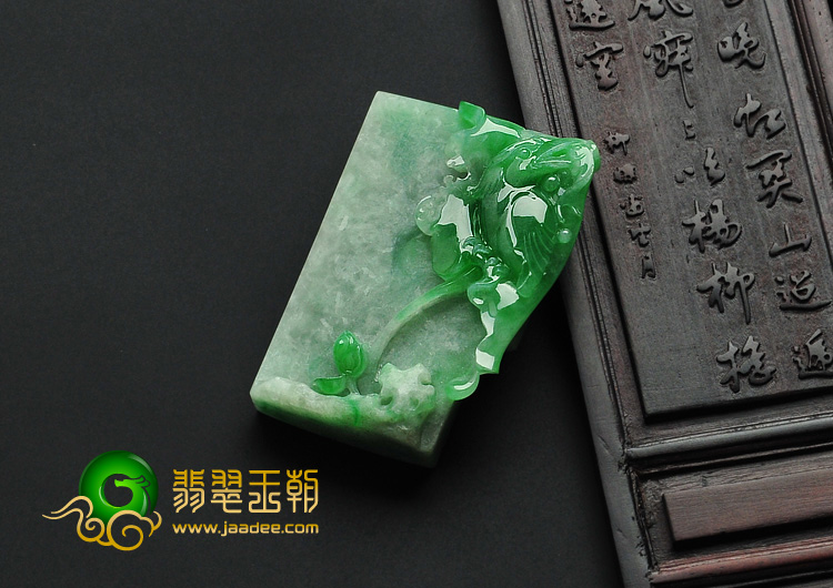 糯冰种翠色缅甸翡翠A货出类拔萃挂件