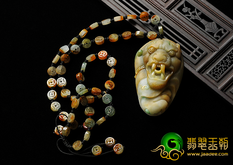 细糯种黄加绿缅甸翡翠A货虎头挂件