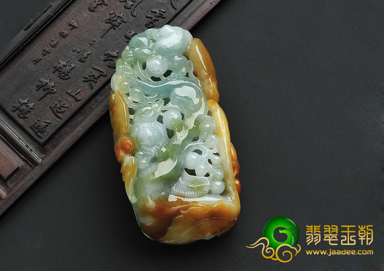 糯冰种黄翡缅甸翡翠A货喜上眉梢挂件/手玩件