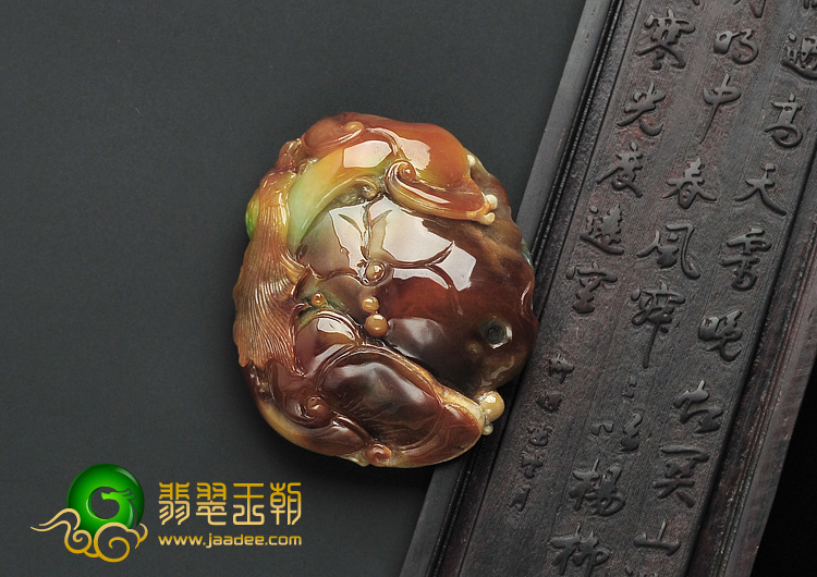 糯冰种褐黄翡翠色缅甸翡翠A货年年有余挂件