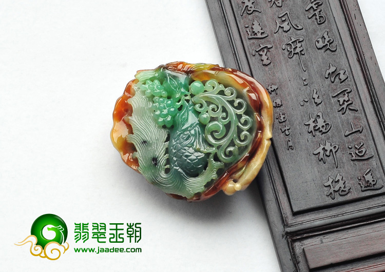 糯冰种褐黄翡翠色缅甸翡翠A货年年有余挂件