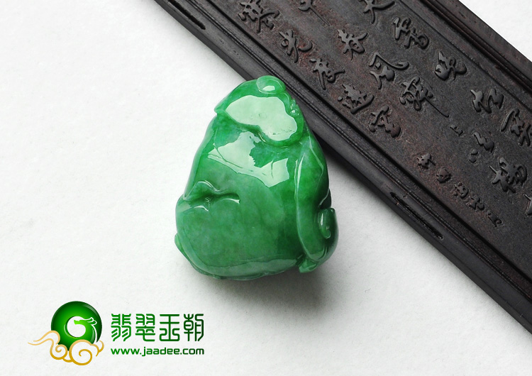糯冰种翠色缅甸翡翠A货年年有余挂件