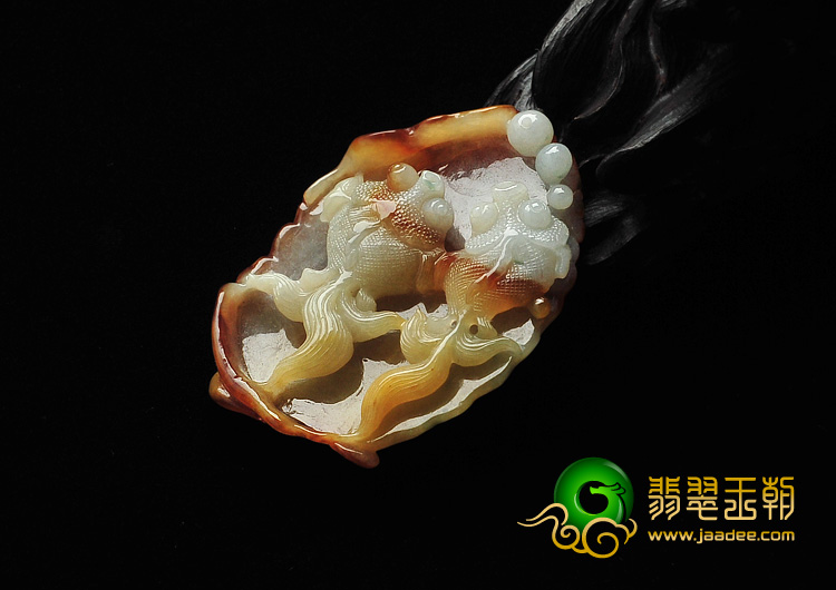 糯冰种褐黄翡缅甸翡翠A货相濡以沫挂件