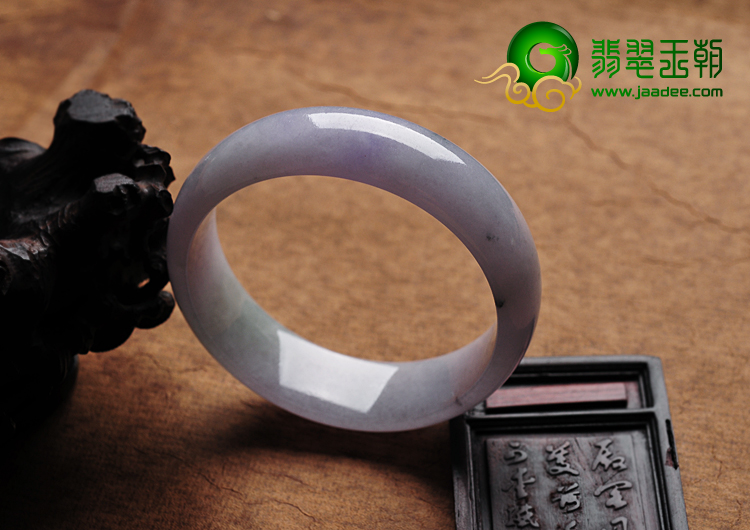 糯冰种春带彩略飘花缅甸翡翠A货手镯（59mm）