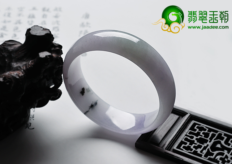 糯冰种春带彩略飘花缅甸翡翠A货手镯（59mm）