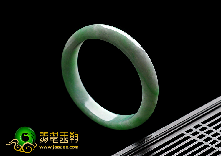糯冰种翠色缅甸翡翠A货手镯（58.2mm）