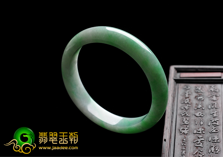 糯冰种翠色缅甸翡翠A货手镯（58.2mm）