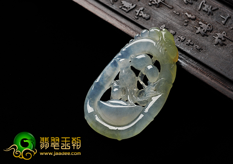 冰种黄色缅甸翡翠A货喜鹊闹春挂件