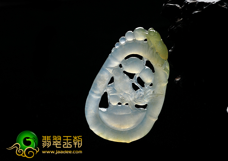 冰种黄色缅甸翡翠A货喜鹊闹春挂件