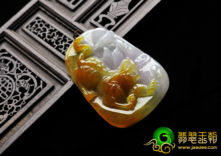 糯冰种红黄翡缅甸翡翠A货老虎下山挂件