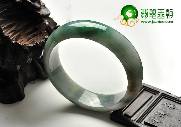 糯冰种春带彩缅甸翡翠A货手镯（55.8mm）