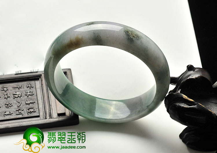 糯冰种春带彩缅甸翡翠A货手镯（55.8mm）