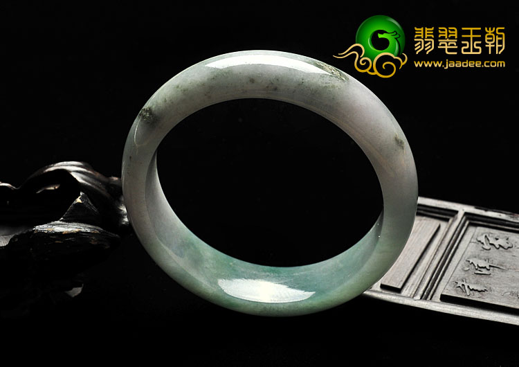 糯冰种春带彩缅甸翡翠A货手镯（55.8mm）