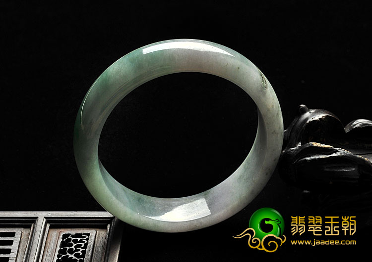 糯冰种春带彩缅甸翡翠A货手镯（55.8mm）