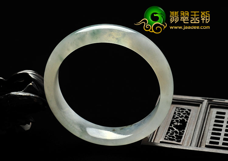 冰种略飘花缅甸翡翠A货手镯（58mm）