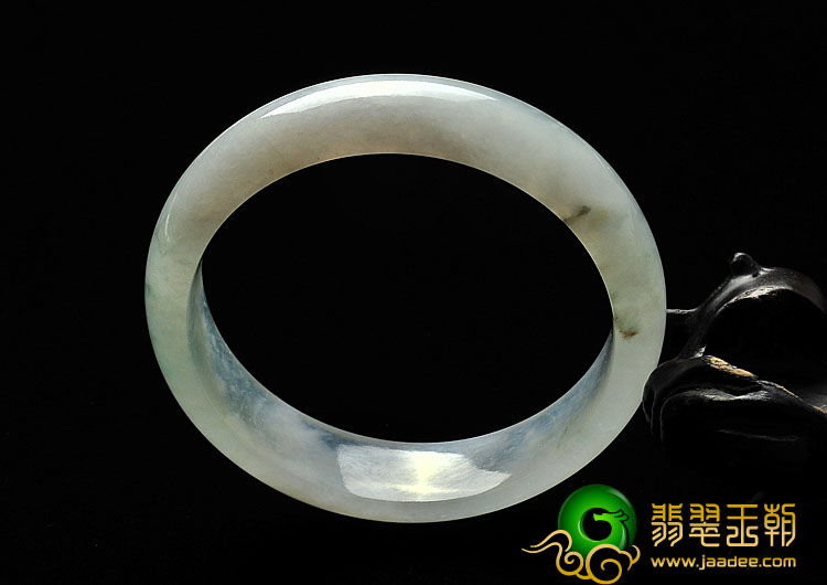 冰种略飘花缅甸翡翠A货手镯（58mm）
