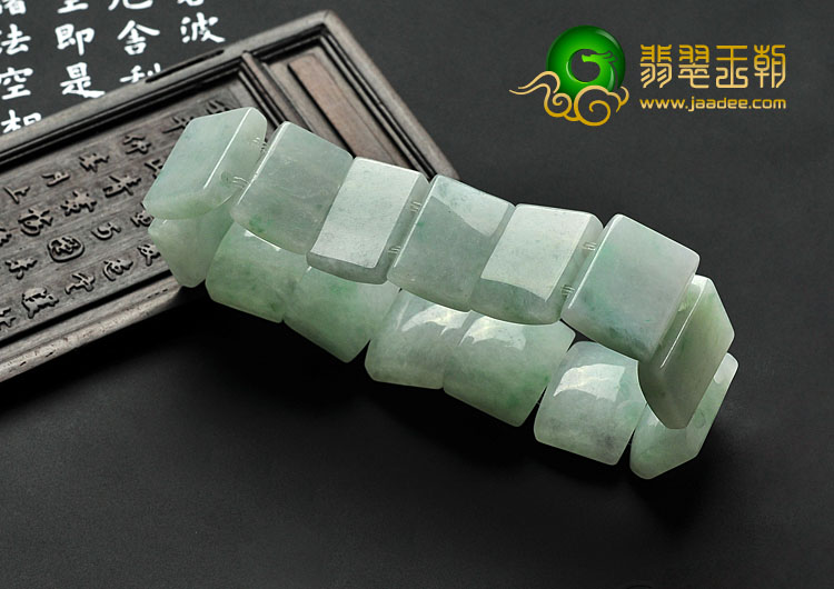 糯冰种飘花缅甸翡翠A货手链