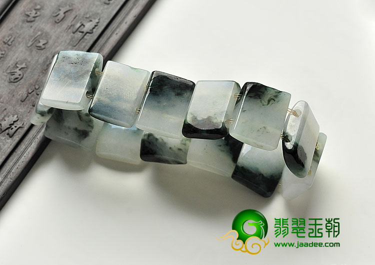 糯冰种飘花缅甸翡翠A货手链