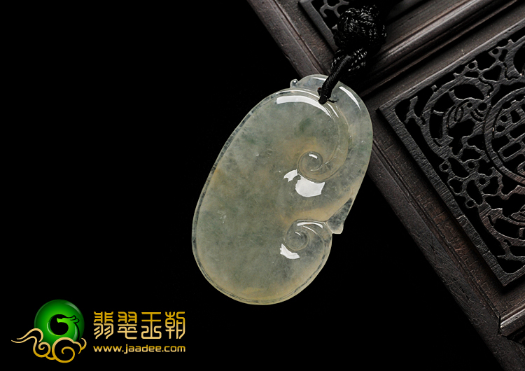 冰种淡黄翡飘花缅甸翡翠A货如意挂件
