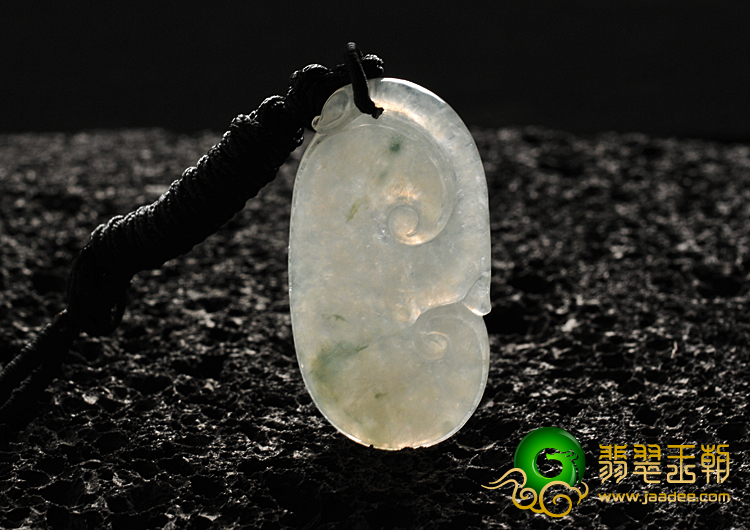 冰种淡黄翡飘花缅甸翡翠A货如意挂件