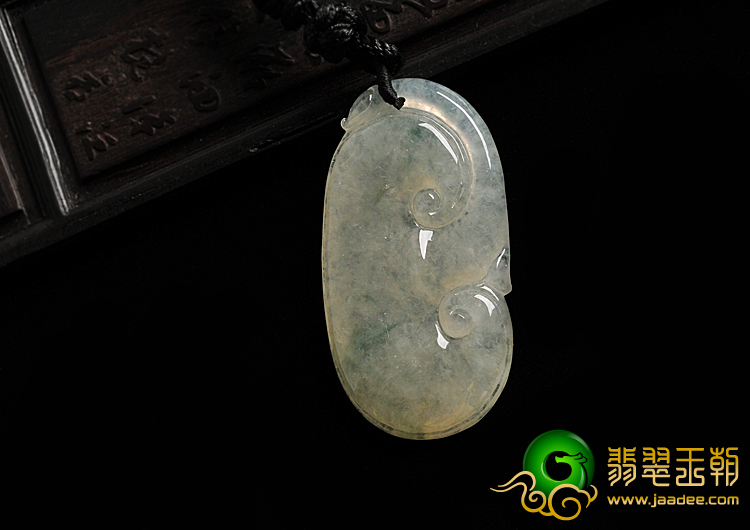 冰种淡黄翡飘花缅甸翡翠A货如意挂件