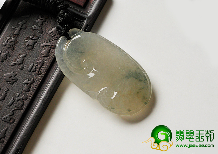 冰种淡黄翡飘花缅甸翡翠A货如意挂件