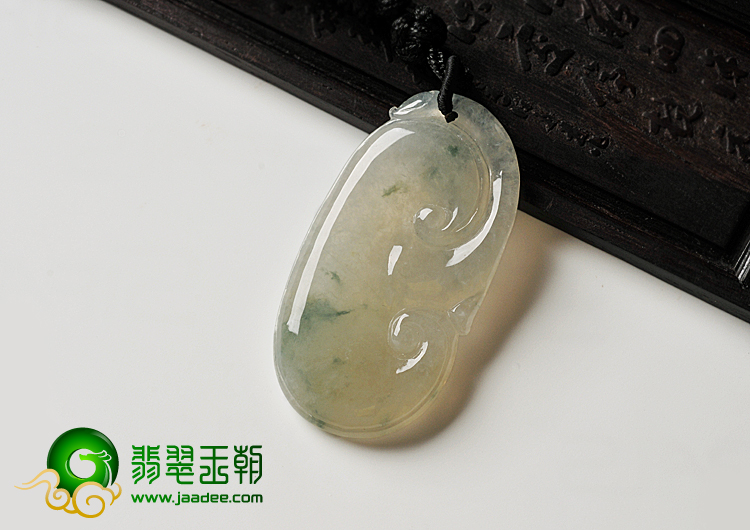 冰种淡黄翡飘花缅甸翡翠A货如意挂件