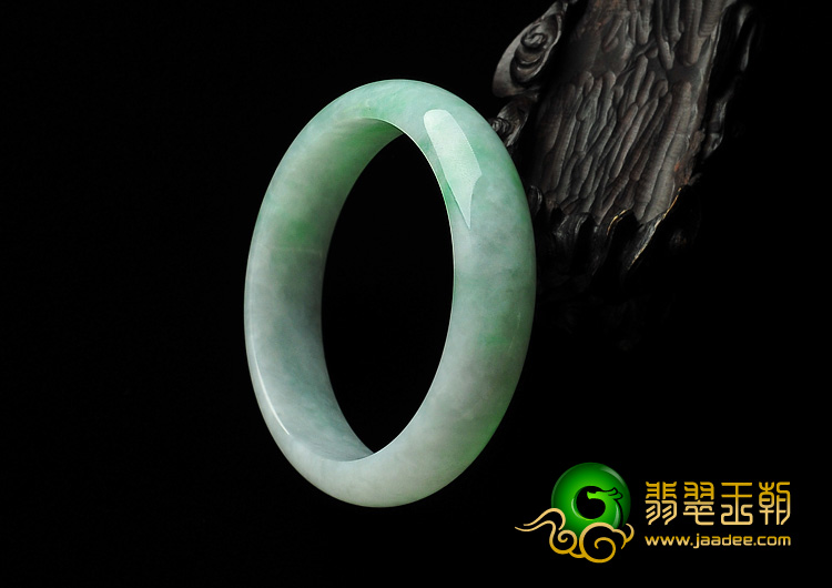 糯冰种翠色缅甸翡翠A货手镯（ 56.7mm）