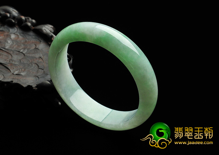 糯冰种翠色缅甸翡翠A货手镯（57.1mm）