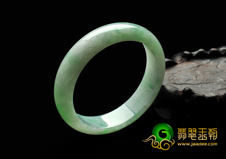 糯冰种翠色缅甸翡翠A货手镯（57.1mm）