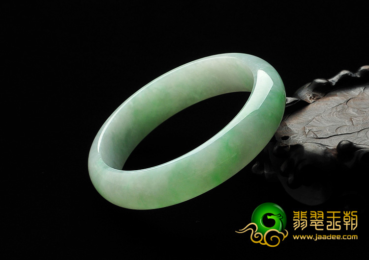 糯冰种翠色缅甸翡翠A货手镯（57.1mm）