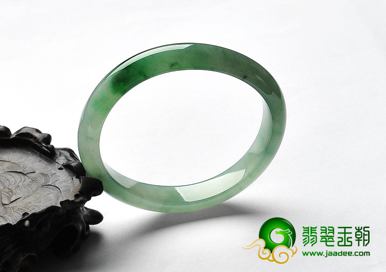 冰种飘花缅甸翡翠A货贵妃镯（55.5mm-48.9mm）