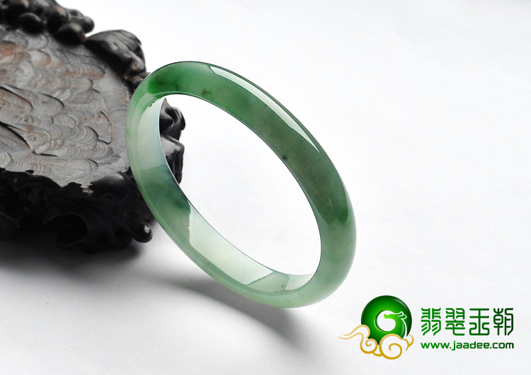 冰种飘花缅甸翡翠A货贵妃镯（55.5mm-48.9mm）