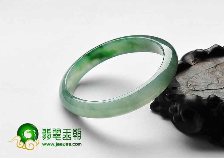 冰种飘花缅甸翡翠A货贵妃镯（55.5mm-48.9mm）