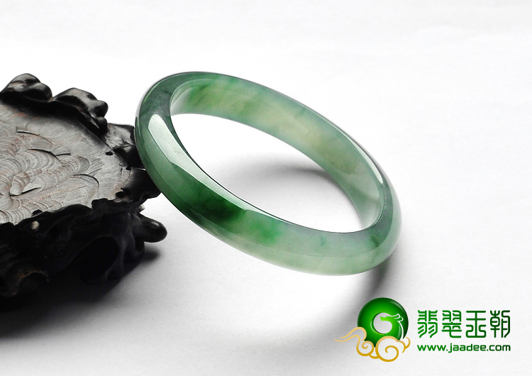 冰种飘花缅甸翡翠A货贵妃镯（55.5mm-48.9mm）